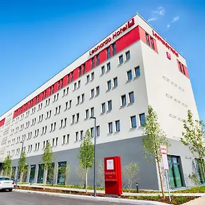 Leonardo East Отель