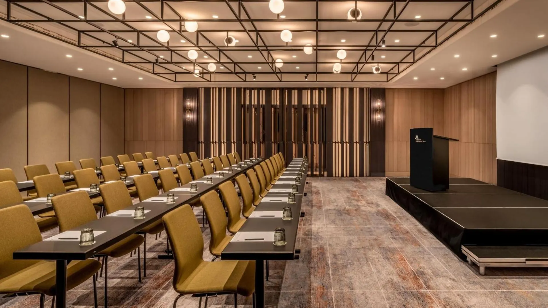 Munich Marriott Hotel City West 4*,