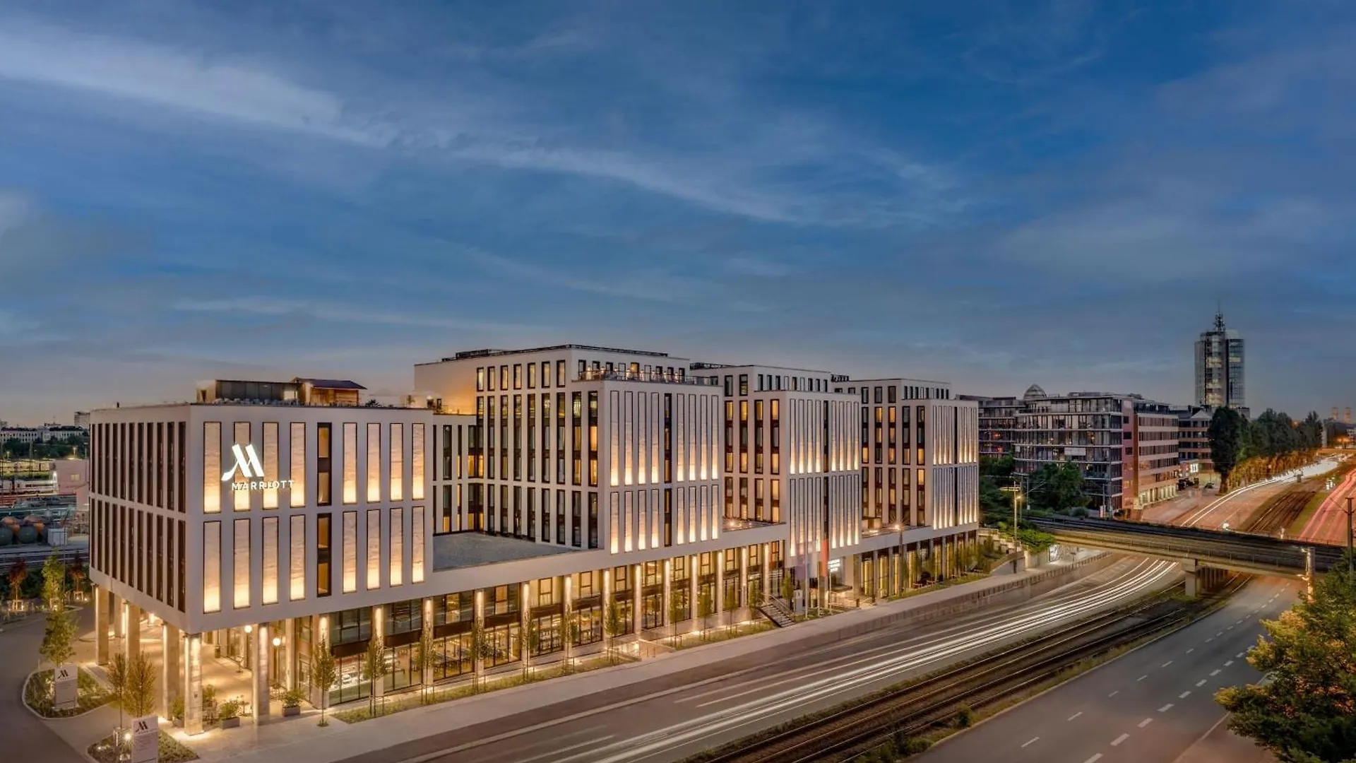Munich Marriott Hotel City West 4*,